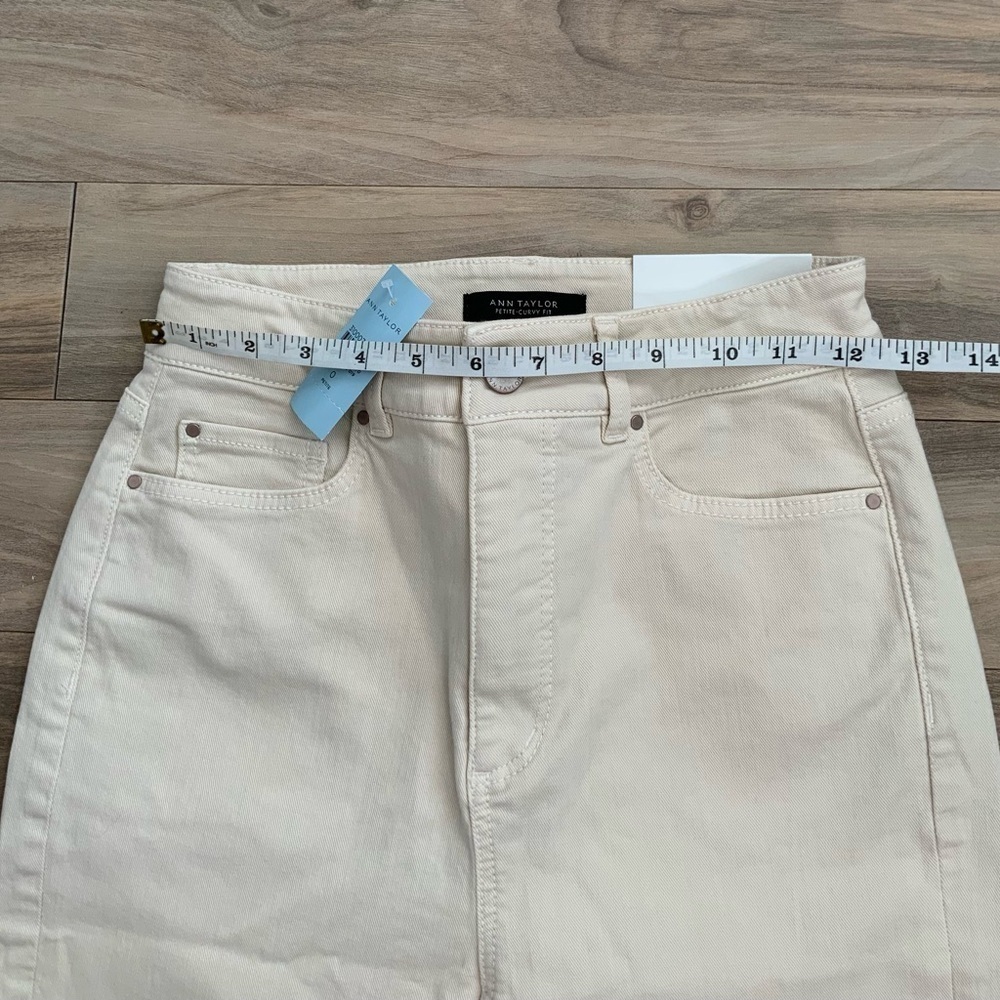 Ann Taylor High Rise Petite Curvy Fit Jeans in Ivory - Picture 4 of 8